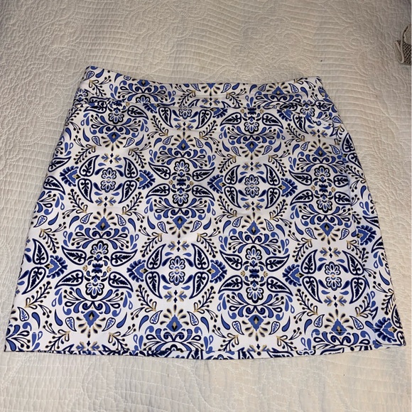 croft & Barrow Effortless Stretch Short in White/Blue Boho Tile 14 - Picture 2 of 7